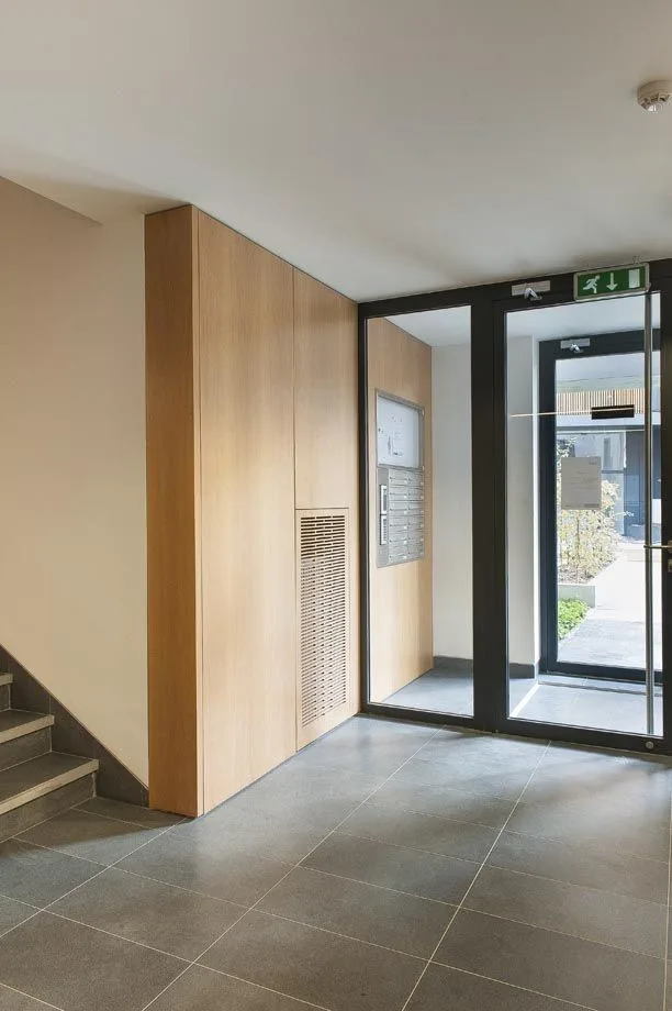 Apartamenty Wilanowska, Warszawa, Mokotów — Zabudowy szachtów, portale, okładziny (zdjęcie 4)